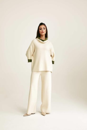 بنطلون سادة بأرجل واسعة