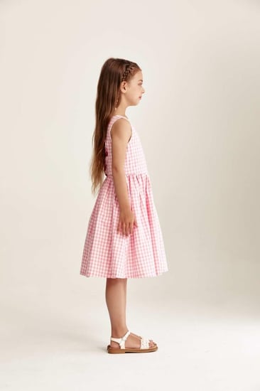 فستان كاروهات بلا أكمام