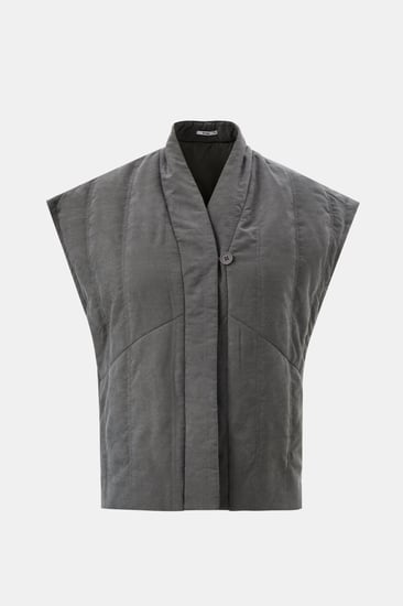 جاكيت مُبطن بأكمام قصيرة