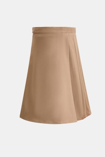 تنورة مُزينة بكسرات جانبية