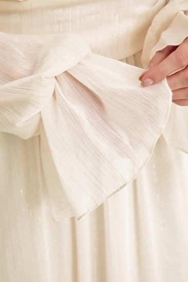 فستان بياقة لف بلمعة