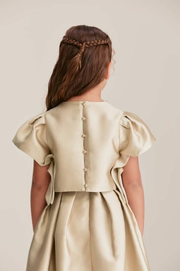 بلوزة تفتا بأكمام كشكش