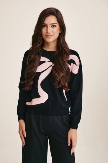 كنزة مزينة بالترتر