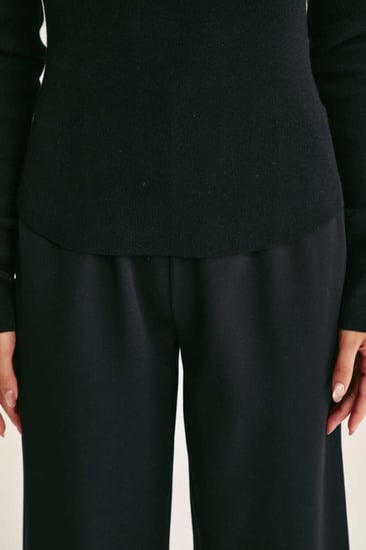 بلوزة بلا أكتاف مزينة بالكريستال