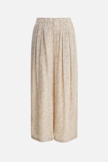 بنطلون مورد بقصة واسعة