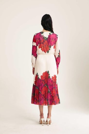 فستان بليسيه بطبعات موردة