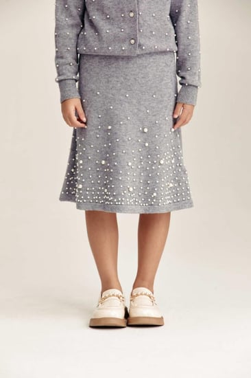 تنورة محبوكة