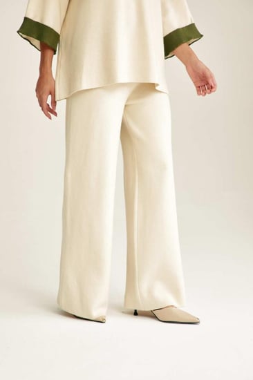 بنطلون سادة بأرجل واسعة