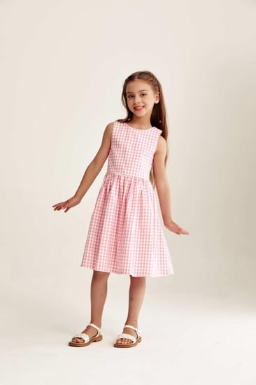 فستان كاروهات بلا أكمام