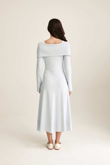 فستان بياقة مزينة بعقدة