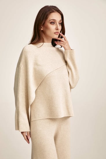 بلوزة محبوكة بشال