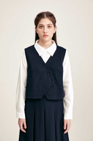 جاكيت مدرسي ثانوي سنبل – تصميم بلا أكمام لأناقة مريحة