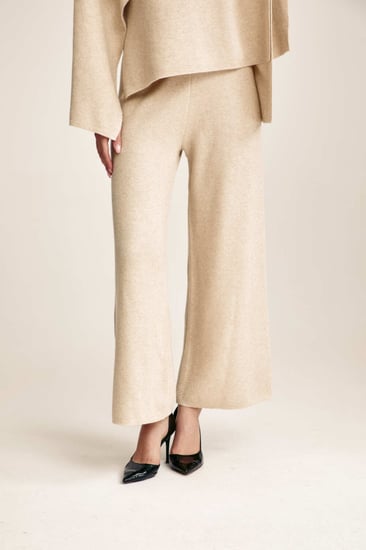 بنطلون سادة بأرجل واسعة