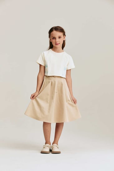 تنورة سادة بحزام