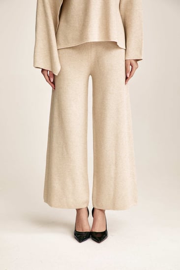 بنطلون سادة بأرجل واسعة