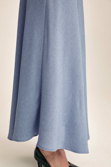 تنورة بقصة كلوش