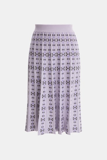 تنورة بنقوش هندسية