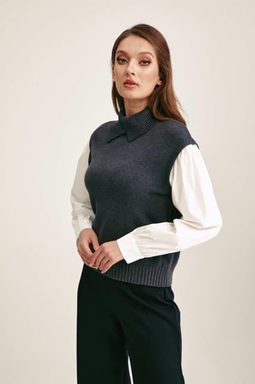 بلوزة بتصميم قطعتين