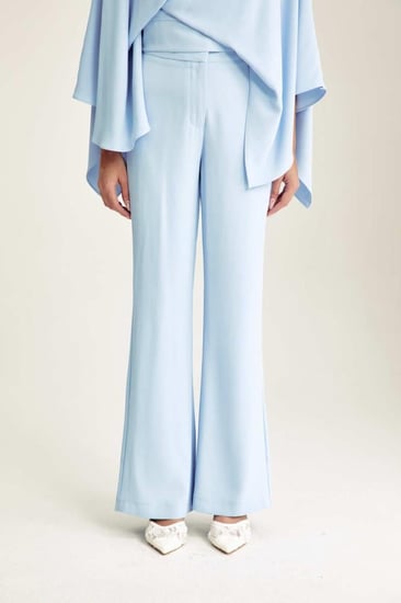 بنطلون واسع من أسفل