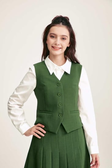 جاكيت مدرسة متوسط بلا أكمام