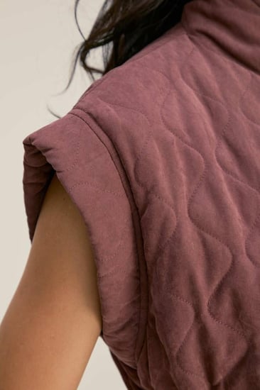 جاكيت مبطن بأكمام قصيرة