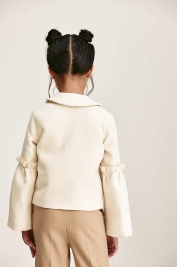 جاكيت جوخ بأكمام كشكش