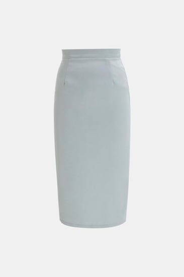 تنورة بقصة ضيقة