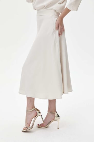 تنورة بقصة كلوش