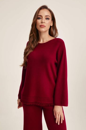 بلوزة واسعة بحواف هدب