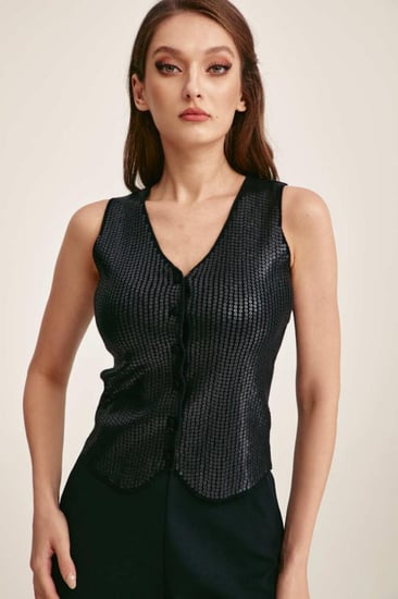 جاكيت ترتر بلا أكمام