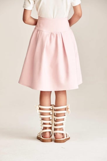 تنورة ميدي بخصر عريض