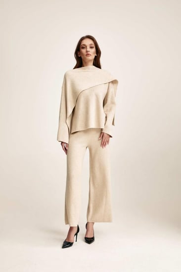 بنطلون سادة بأرجل واسعة