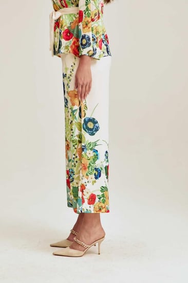 بنطلون مورد بقصة واسعة