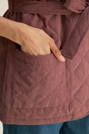 جاكيت مبطن بأكمام قصيرة