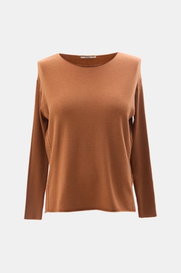 بلوزة محبوكة بأكمام ضيقة