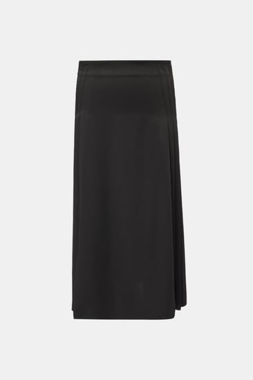 تنورة لف بكسرات جانبية