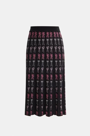 تنورة بنقوش هندسية