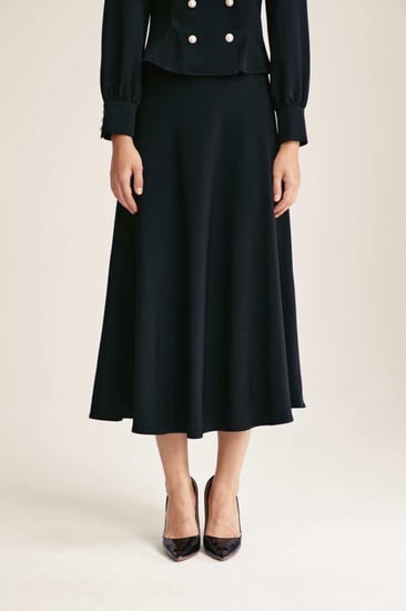 تنورة ميدي بقصة كلوش