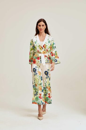 بنطلون مورد بقصة واسعة