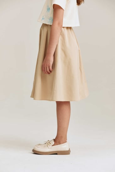 تنورة سادة بحزام