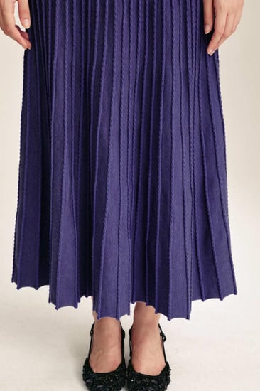 تنورة محبوكة بخصر مطاطي