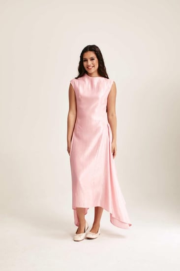 فستان بقصة غير متماثله