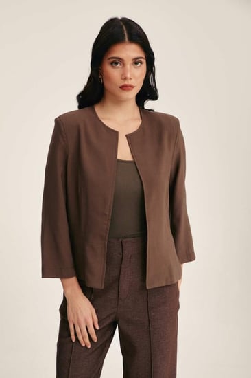 جاكيت سادة بقصة مفتوحة من الأمام