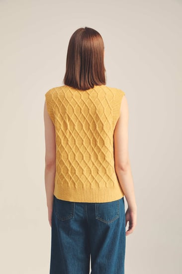 كارديغان بلا أكمام بأزرار