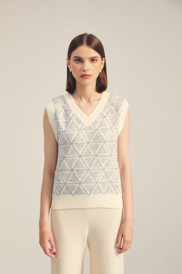 بلوزة بلا أكمـام بنقوش هندسية