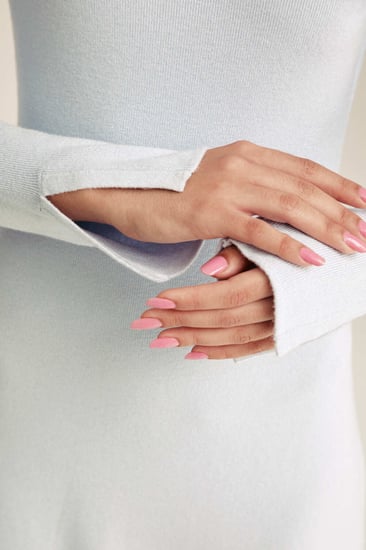 فستان بياقة مزينة بعقدة