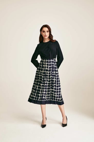 تنورة مطبعة بكسرات