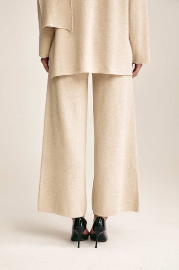 بنطلون سادة بأرجل واسعة