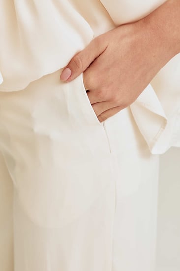 بنطلون سادة بأرجل واسعة