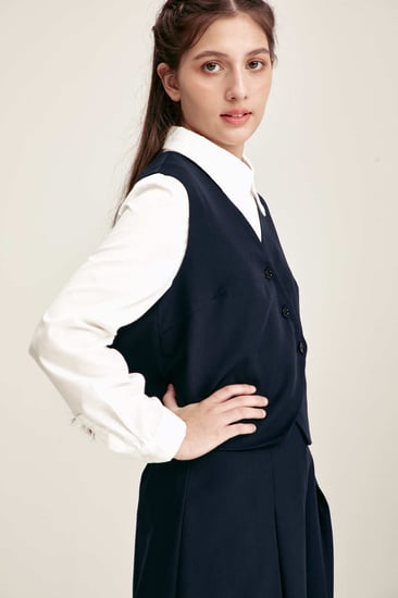 جاكيت مدرسي ثانوي سنبل – تصميم بلا أكمام لأناقة مريحة